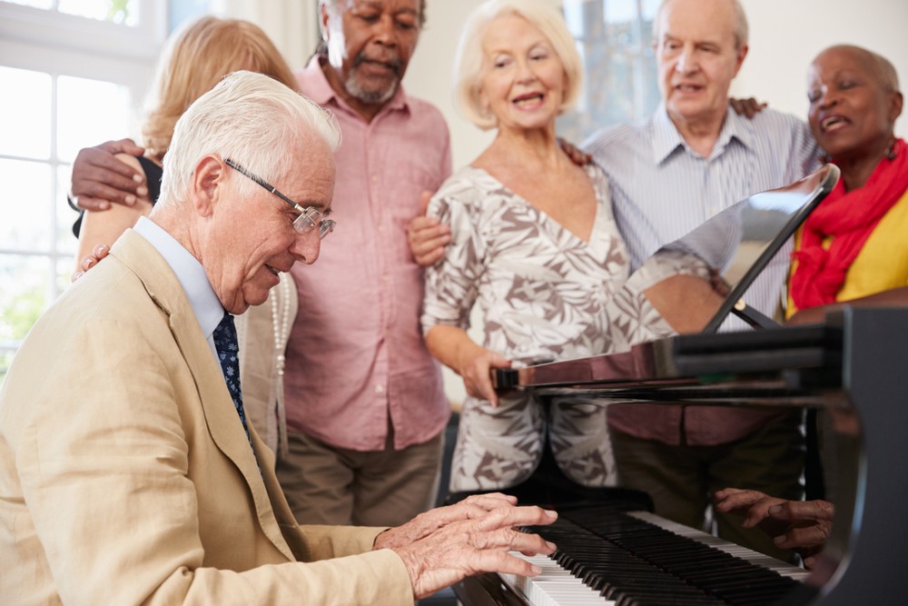 What are the Benefits of Assisted Living Compared to a 55+ Community?